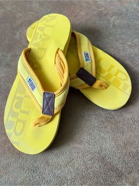 Napapijri Yellow Men’s Flip-Flops Sandals size 9.5/10